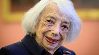 Die Holocaust-Überlebende Margot Friedländer ist am Freitag im Alter von 103 Jahren gestorben. Friedländer war in den letzten Jahren eine der bekanntesten Zeitzeuginnen der NS-Diktatur.