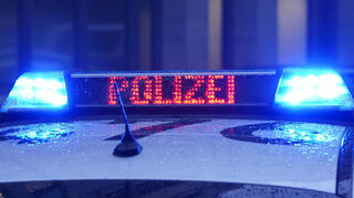 In Mannheim-Seckenheim ist am Sonntagabend ein Imbiss überfallen worden. Die Polizei sucht nach Zeugen. (Symbolbild).