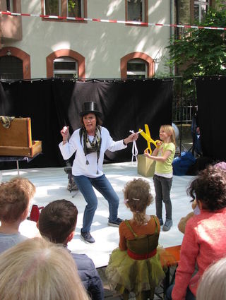 Zauberin Tilda ist seit über 20 Jahren beim Kinderfest dabei.