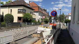 In der Jahnstraße in Feudenheim Nord wird die Fernwärmeleitung derzeit sogar schon verlängert.