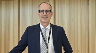 Norbert Weidner ist Ärztlicher Direktor der Klinik für Paraplegiologie des Universitätsklinikums Heidelberg. Unter dem Motto „Mensch und Forschung“ findet derzeit in Heidelberg die Jahrestagung der Deutschsprachigen Medizinischen Gesellschaft für Paraplegiologie, Querschnittslähmung, statt.