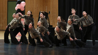 Die Neo Dance Company der TG Bobstadt bei ihrem Auftritt.