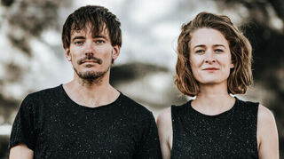 Lucie Mackert und Peter Fischer bilden das Mannheimer Musik- und Kabarett-Duo Mackefisch. Mit ihrem neuen Programm "Komplizirkus" gastieren die beiden am 12. Oktober wieder in der Klapsmühl' am Rathaus.
