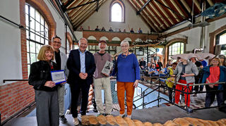 Verdienste um die Industriekultur: v. l. Hilde Seibert, Bürgermeister Ralf Eisenhauer, Oberbürgermeister Christian Specht, Rüdiger Krenkel und Barbara Ritter.