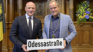 Oberbürgermeister Eckart Würzner und sein Amtskollege Gennadiy Trukhanov aus Odessa.