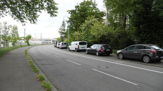 Entlang der Wohnhäuser in der Mannheimer Straße kann mit dem Radschnellweg nicht mehr geparkt werden.