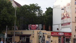Das Gebäude der Pizzeria am Alten Messplatz ist nur einstöckig. Mit einem Neubau über fünf Etagen könnte Gewerbe im Erdgeschoss und Wohnen verbunden werden.
