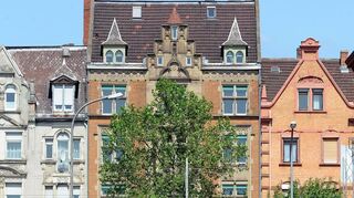 Das Haus Karlsruher Straße 6 auf der Rheinau, 1938 bis zu seiner Deportation 1945 Heimat des jüdischen Chemikers Dr. Kurt Michaelis.