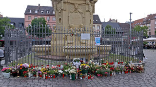 Bilderserie über ein Jahr: Immer am letzten Freitag im Monat um 11:34 Uhr fotografierte Christoph Blüthner den Mannheimer Marktplatz. Dieses Foto entstand am 28. Juni 2024.