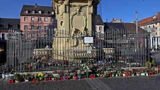 Bilderserie über ein Jahr: Immer am letzten Freitag im Monat um 11:34 Uhr fotografierte Christoph Blüthner den Mannheimer Marktplatz. Dieses Foto entstand am 29. November 2024.