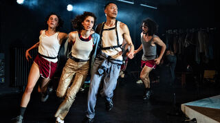 Die "Unseen Horses" tanzen im Heidelberger Tanztheater.