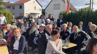 Das Jubiläum der TG Bobstadt lockt zahlreiche Besucher an, die gerne den 100. Geburtstag mitfeiern.