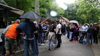 Selbst ein kurzer Schauer konnte die gute Stimmung am Karlstern nicht ändern.