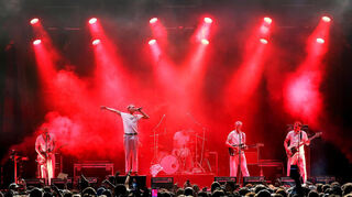 Wuchtige Show vom „geheimen Headliner“ Kraftklub.