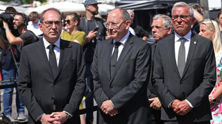 Christian Specht (Mitte) und Thomas Strobl (rechts) fanden treffende Worte in ihren Ansprachen. Links: Alexander Dobrindt.