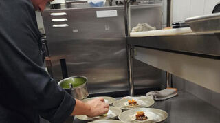Als Küchenchef im Sternerestaurant „Tambourine Room“ in Miami stand Timo Steubing jeden Tag unter Strom.