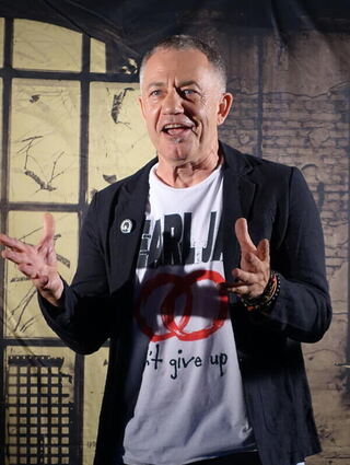 Peter Gutschalk bringt als Neurentner sein Publikum zum Lachen.