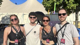Ellie, Max, Katja und Sebastian (v.l.) genießen das Festival.