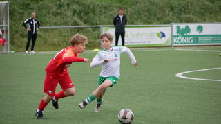 Eine Szene aus dem U14-Vorturnier zwischen der TSG Rheinau (weißes Trikot) und Rot-Weiß Darmstadt, die sich beide für das Finalturnier nicht qualifizieren konnten.