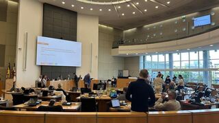 Warten auf das Auszählen der Stimmzettel: Im Mannheimer Gemeinderat wurden ehrenamtliche Richter gewählt.