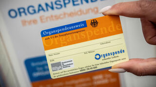 Viele Menschen in Baden-Württemberg warten immer noch auf eine Organtransplantation - darunter auch Kinder und Jugendliche. (Symvolbild)