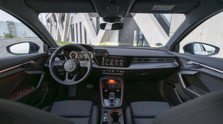 Gut strukturiert präsentiert sich das Cockpit des Audi A3.
