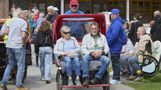 Beim Fest in der alla hopp!-Anlage Ende Mai ist die E-Rikscha - hier die aus Speyer - sehr begehrt für Testfahrten.