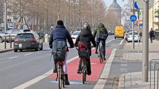 Eines der Ziele des Masterplans ist es, den Anteil der Radfahrer zu erhöhen. Unser Bild zeigt den neuen Radweg in der Augustanlage.