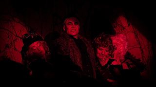 So stellt man sich ein Grusical vor: Szene aus "Dracula".
