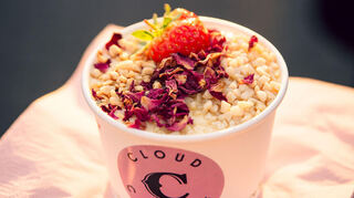 Der Apple Crumble kann auf dem Mannheimer Street Food Festival mit diversen Toppings bestellt werden.