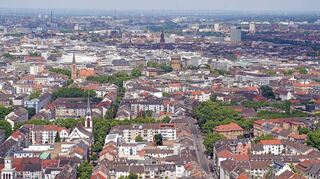 Blick über Mannheim. Die Stadt schneidet im bundesweiten Hitze-Check 2025 der Deutschen Umwelthilfe am schlechtesten ab.