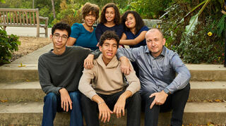 Der gebürtige Viernheimer Björn Kemper (vorne rechts) lebt mit seiner Frau Felicia und den vier Kindern – zwei Jungs, zwei Mädchen – in Cincinnati im Bundesstaat Ohio. Seit 2012 hat er auch die amerikanische Staatsbürgerschaft.