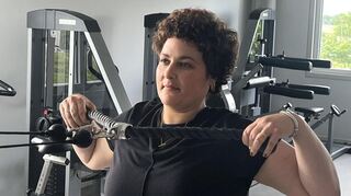 War an einer akuten myeloischen Leukämie erkrankt und hat sich ein neues Gefühl für ihren Körper erarbeitet: Sarah aus Mannheim.