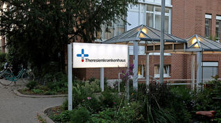 Tatort Mannheimer Theresienkrankenhaus: Im November 2022 stellte eine damals 73-Jährige einer Mitpatientin den Sauerstoff ab - die 79-Jährige verstarb wenig später.