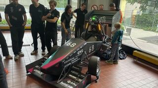 Auch Delta Racing hat seinen Wagen vorgestellt. Das Team der Technischen Hochschule Mannheim schickt Elke ins Rennen.