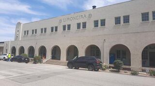 Das Fabrikgebäude von Limoneira in Santa Paula stammt noch aus dem Jahr 1893, als es Sitz der Union Oil Company Building war.