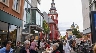 Ein Bild der von der fünften Auflage der Meile der Religionen in der Innenstadt im Jahr 2019.