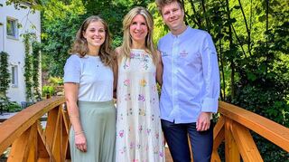 Sie freuen sich riesig über den Stern (v. l.): Restaurantleiterin Kristin Mohr, Geschäftsführerin Christine (Schnuppi) Lautenschläger und Küchenchef Jan Hildenhagen.