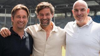Neuer Leiter Lizenzspieler: Christian Bönig (Mitte), mit Geschäftsführer Gerhard Zuber (l.) und Sportdirektor Mathias Schober (r.).