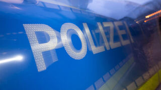 Die Polizei vermutet nach zwei Überfällen, dass es sich um die gleiche Täterin handelt.