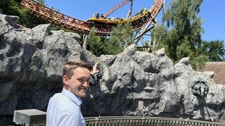 Jan-Philipp Reinisch zeigt, was sich alles verändert im Holidaypark, der demnächst nur noch Plopsaland heißt. Bei einem Rundgang am Freitagvormittag erklärt er, was die Zukunft bringen soll.