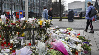 Gebete nach Amokfahrt und Gedenkminute am Paradeplatz in Mannheim.