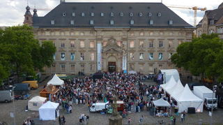 Fest auf dem Toulonplatz vor dem Museum Zeughaus.