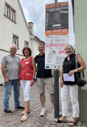 Fiebern den Neuauflagen von „Poetry Slam Deluxe“ und „Schriesheim jazZt“ entgegen: Dieter Weitz (v.l.), Pressesprecher des Kulturkreises Schriesheim (KKS), die erste KKS-Vorsitzende Gabriele Mohr-Nassauer, ihr Stellvertreter Christian Glocker und die KKS-Geschäftsführerin Carla Schoenmakers.