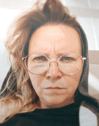 Die Filmemacherin Simone Wendel steht lieber hinter der Kamera und weniger gerne in der Öffentlichkeit. Nach ihrem Film „Kings of Kallstadt“ lebt sie die meiste Zeit im Mannheimer Jungbusch-Viertel.