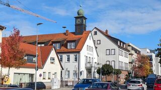 Das Ilvesheimer Rathaus liegt in der Schlossstraße.