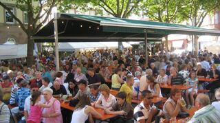 Beim Stadtteilfest in Neckarau herrscht stets großer Andrang. (Archivbild)