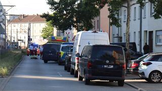 In Mannheim-Sandhofen kam es am Dienstag zu einer Bedrohungslage. Die Polizei war mit Spezialeinsatzkräften vor Ort.