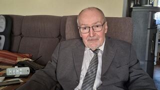 Rhetorisch wie eh und je in Topform. Gerhard Widder im Wohnzimmer seines Hauses auf der Vogelstang.