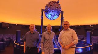 v.l.: Christian Theis, Mathias Jäger und Thorsten Riehle im Mannheimer Planetarium.